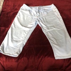 Capri Jeans